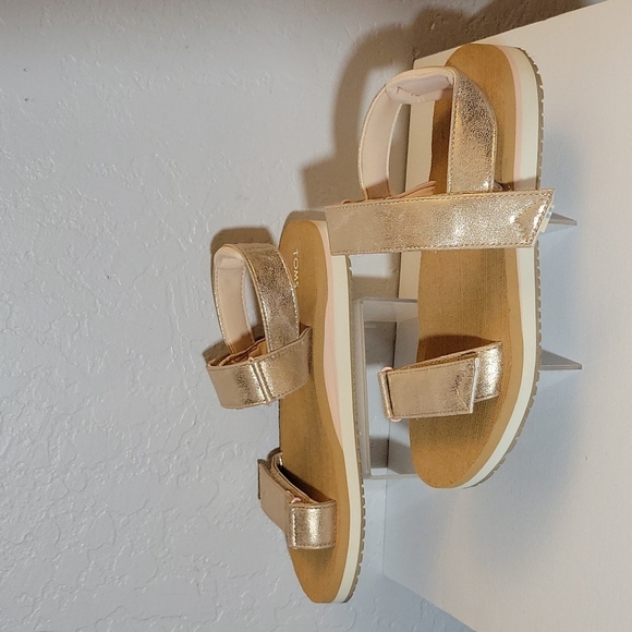 TOM'S Ray Metallic Hook Loop Straps Sandals 9 - Picture 4 of 11